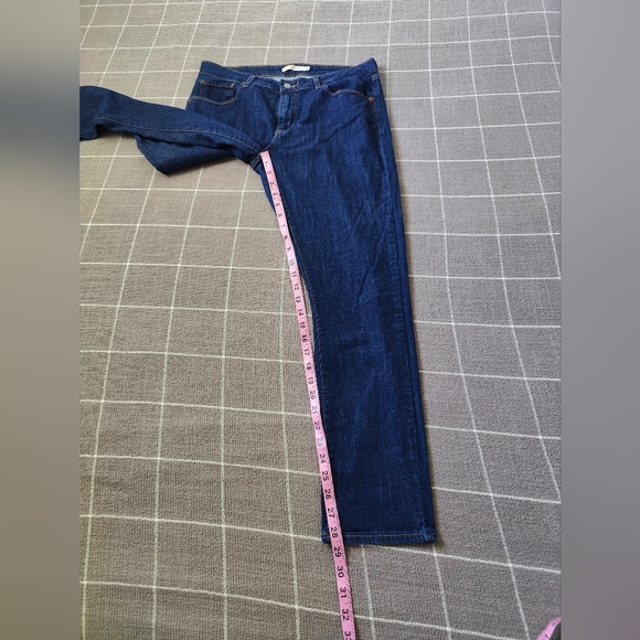 Levi's Classic Mid Rise Skinny Jeans - Picture 5 of 9